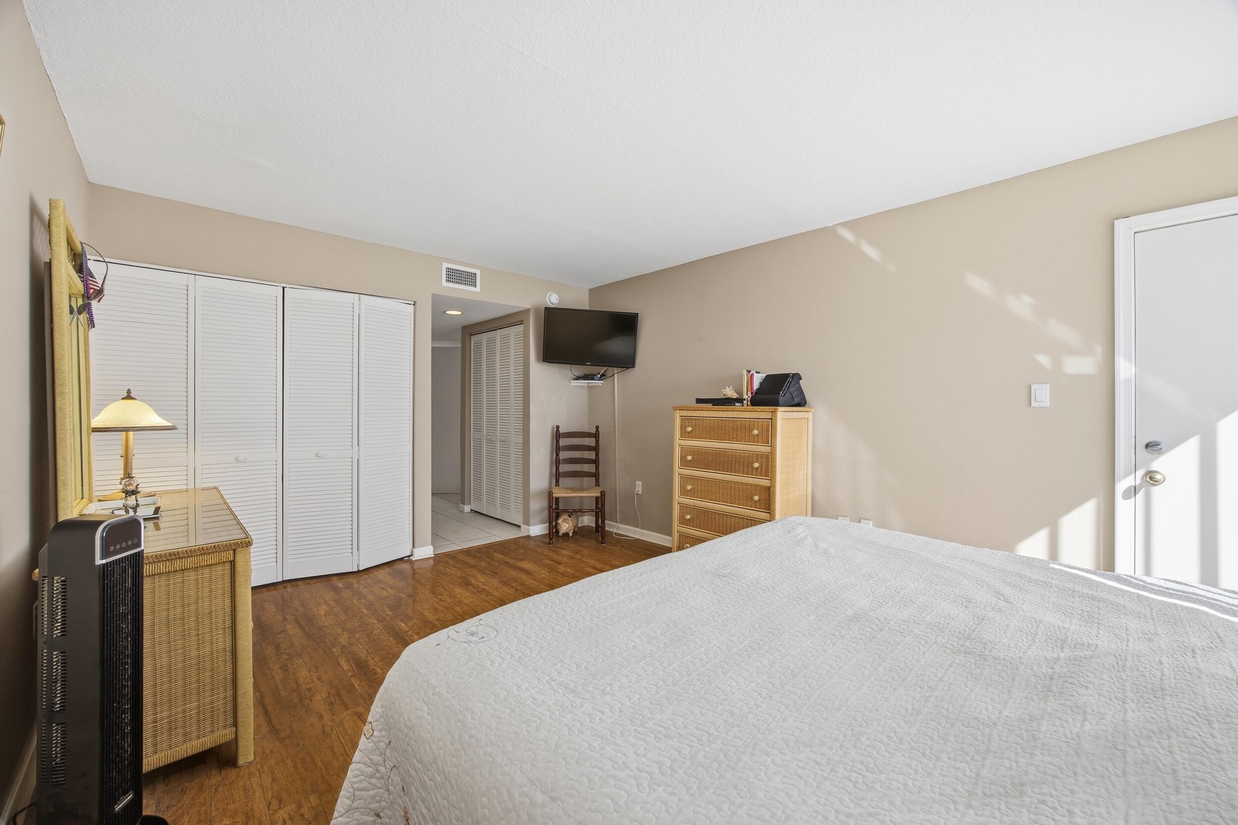 CATAMARAN LL CONDOMINIUM - Residential