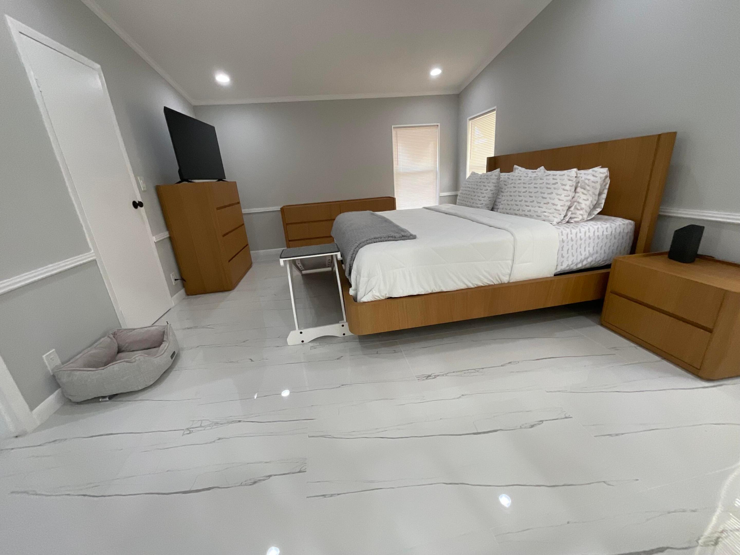 SUNNY SOUTH ESTATES - Residential Lease