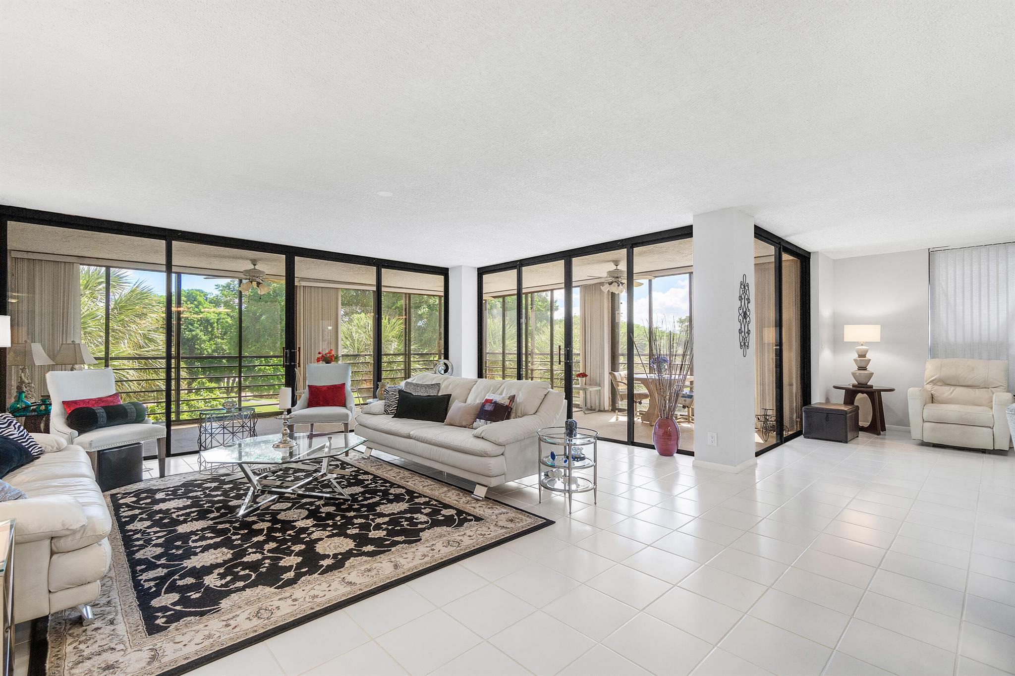 7572 Regency Lake Drive 401