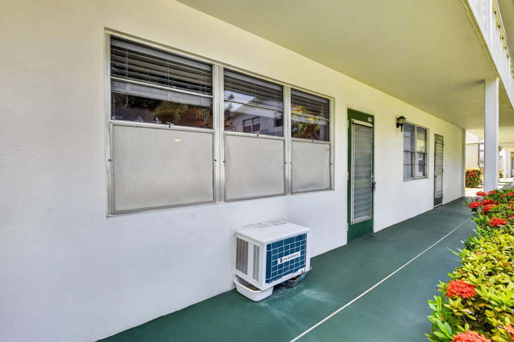 Photo of 290 OAKRIDGE Q #290, Deerfield Beach, FL 33442 (MLS # B26052384)