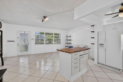 Tiny photo for 290 OAKRIDGE Q #290, Deerfield Beach, FL 33442 (MLS # B26052384)