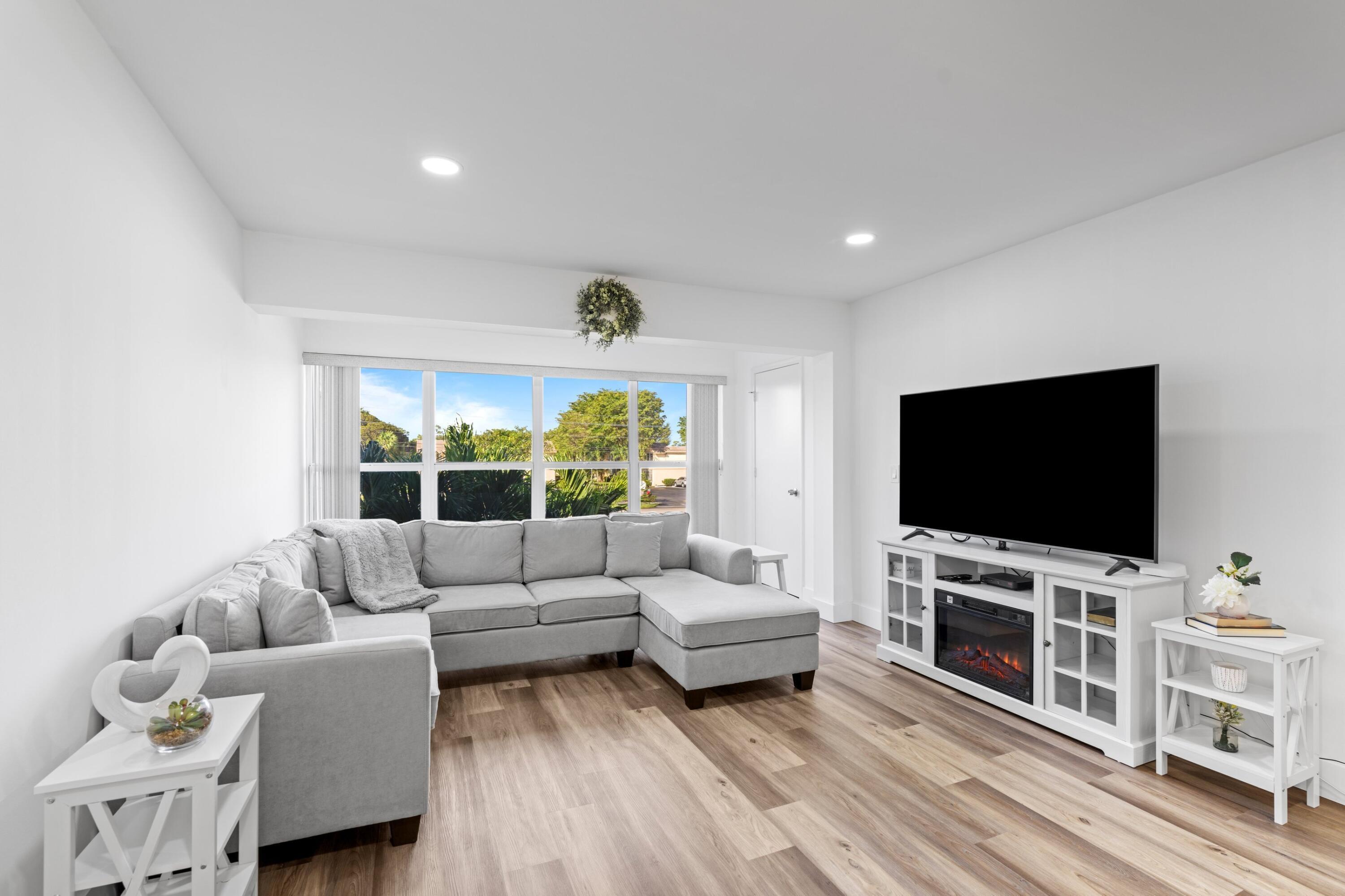 PINES OF DELRAY CONDO ONE,TWO AND THREE - Residential Lease