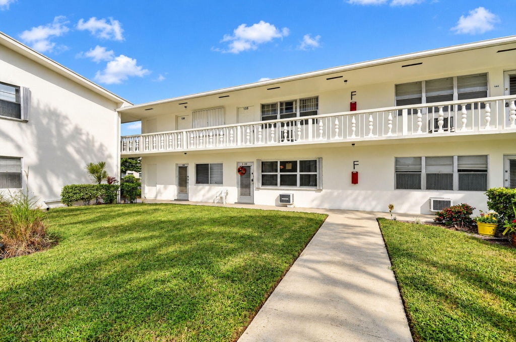 Photo of 135 SALISBURY F, West Palm Beach, FL 33417 (MLS # B26094617)