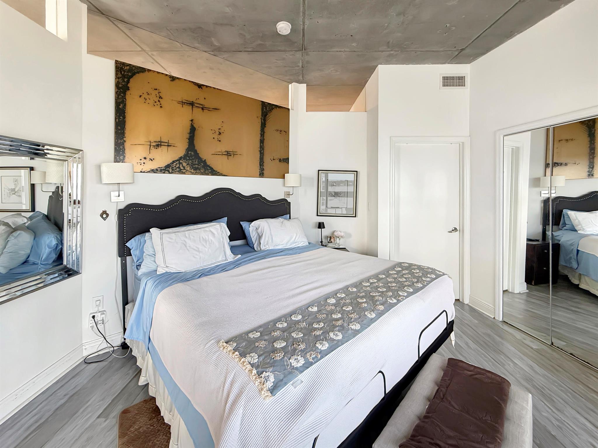 VILLA LOFTS CONDO - Residential