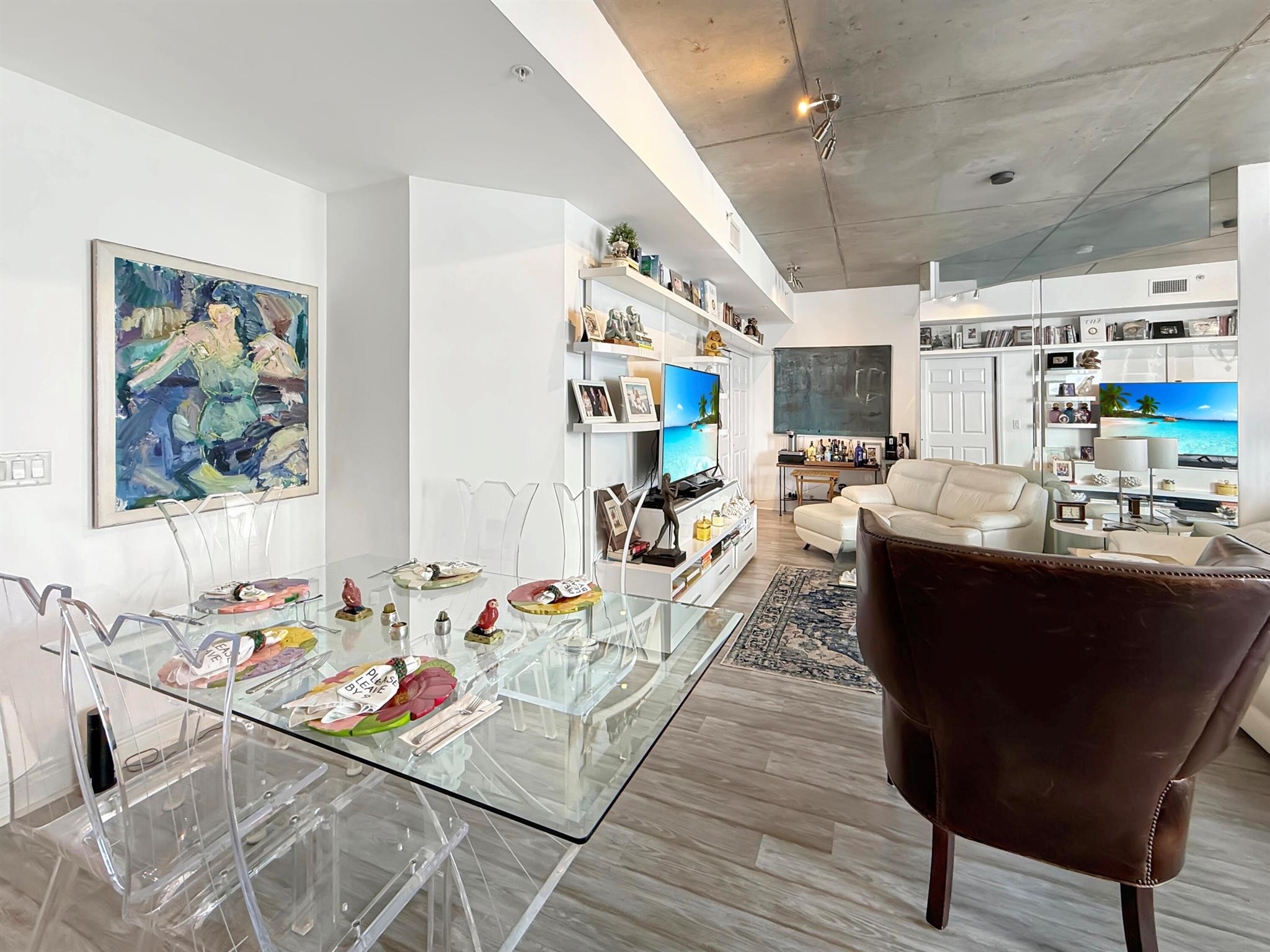 VILLA LOFTS CONDO - Residential