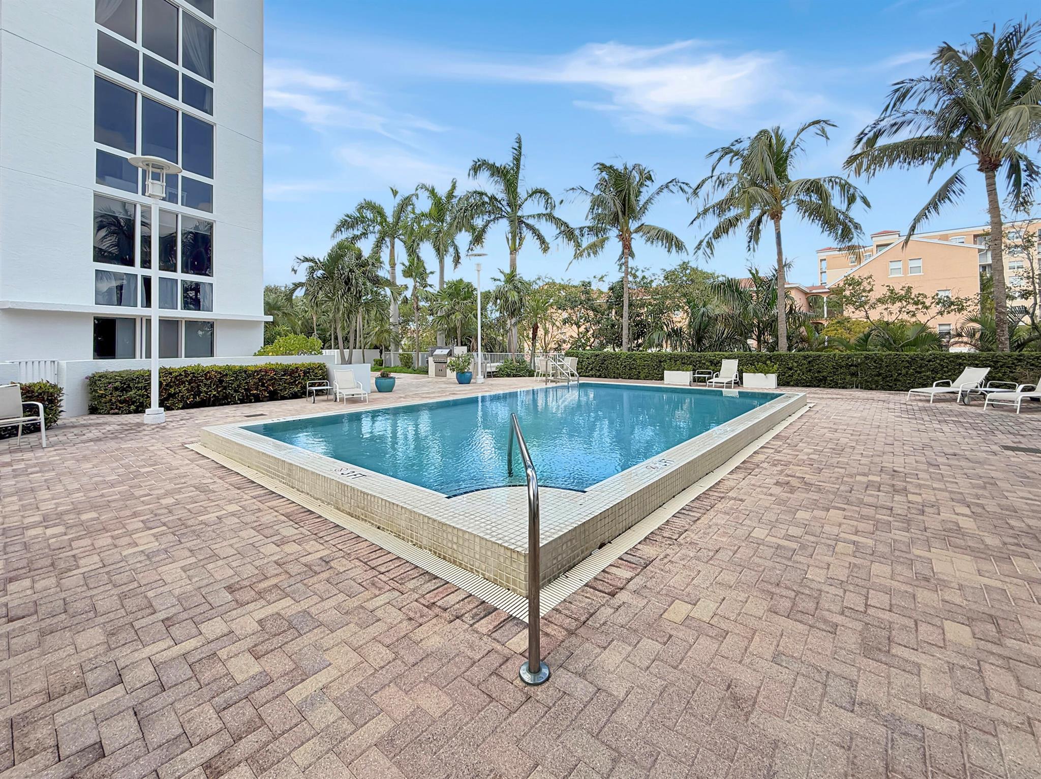 VILLA LOFTS CONDO - Residential