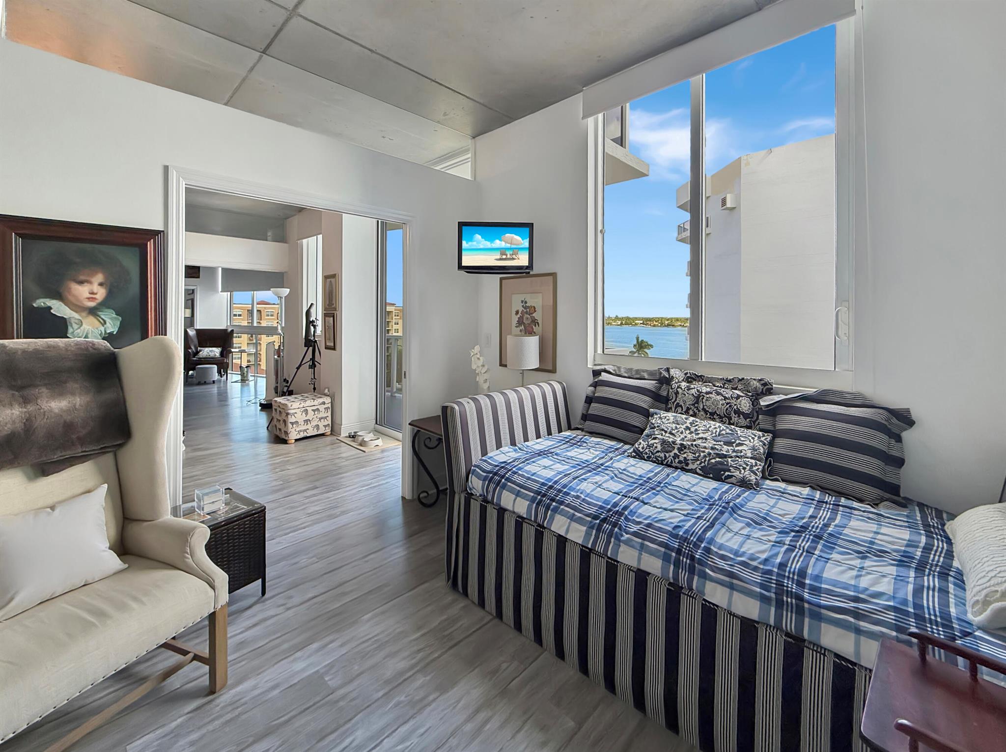 VILLA LOFTS CONDO - Residential