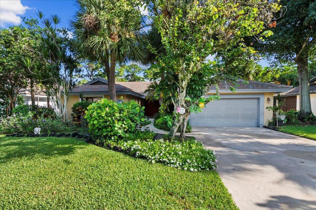 Photo of 5857 Stonewood Court, Jupiter, FL 33458 (MLS # R10910849)