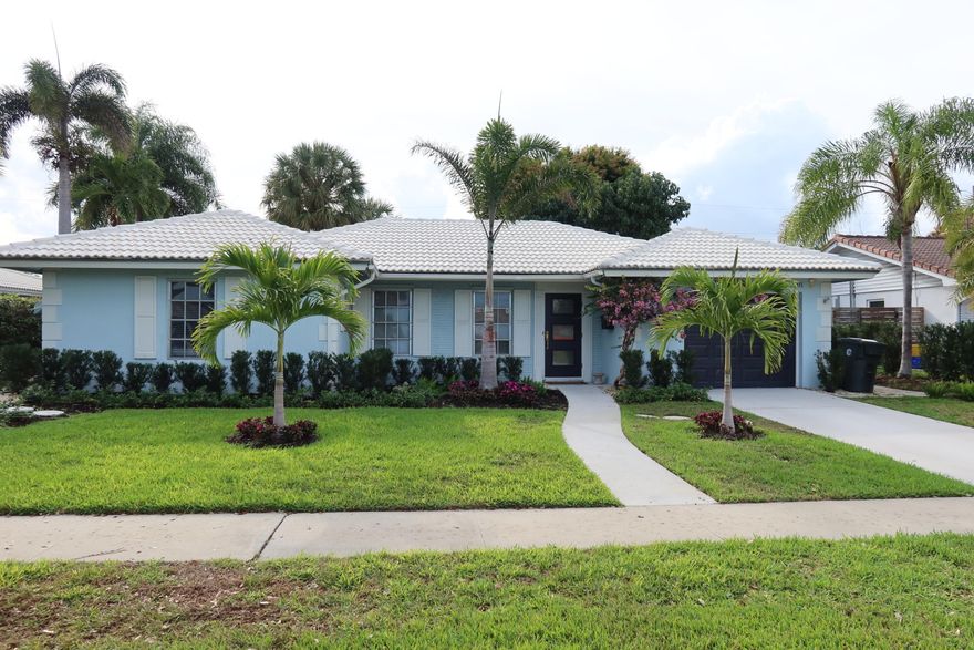 This Charming, sought after single family rental in the heart of boca is move in ready! Has many charming features. Comes fully furnished with tasteful furniture. Rent includes electric , water and WIFI. Short term or long term rental available.