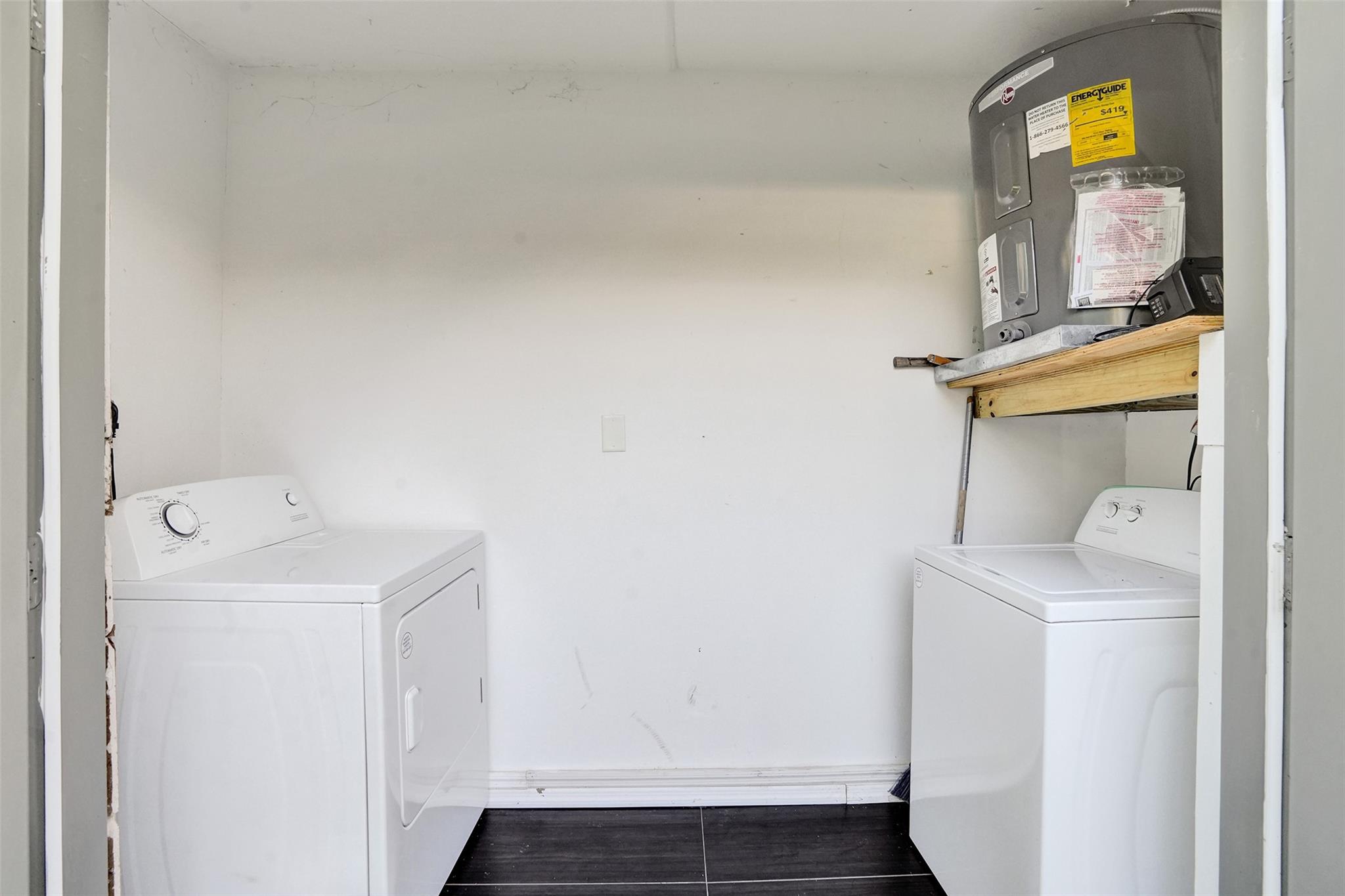 Mandarin Isle Add 69-13 B - Residential Lease