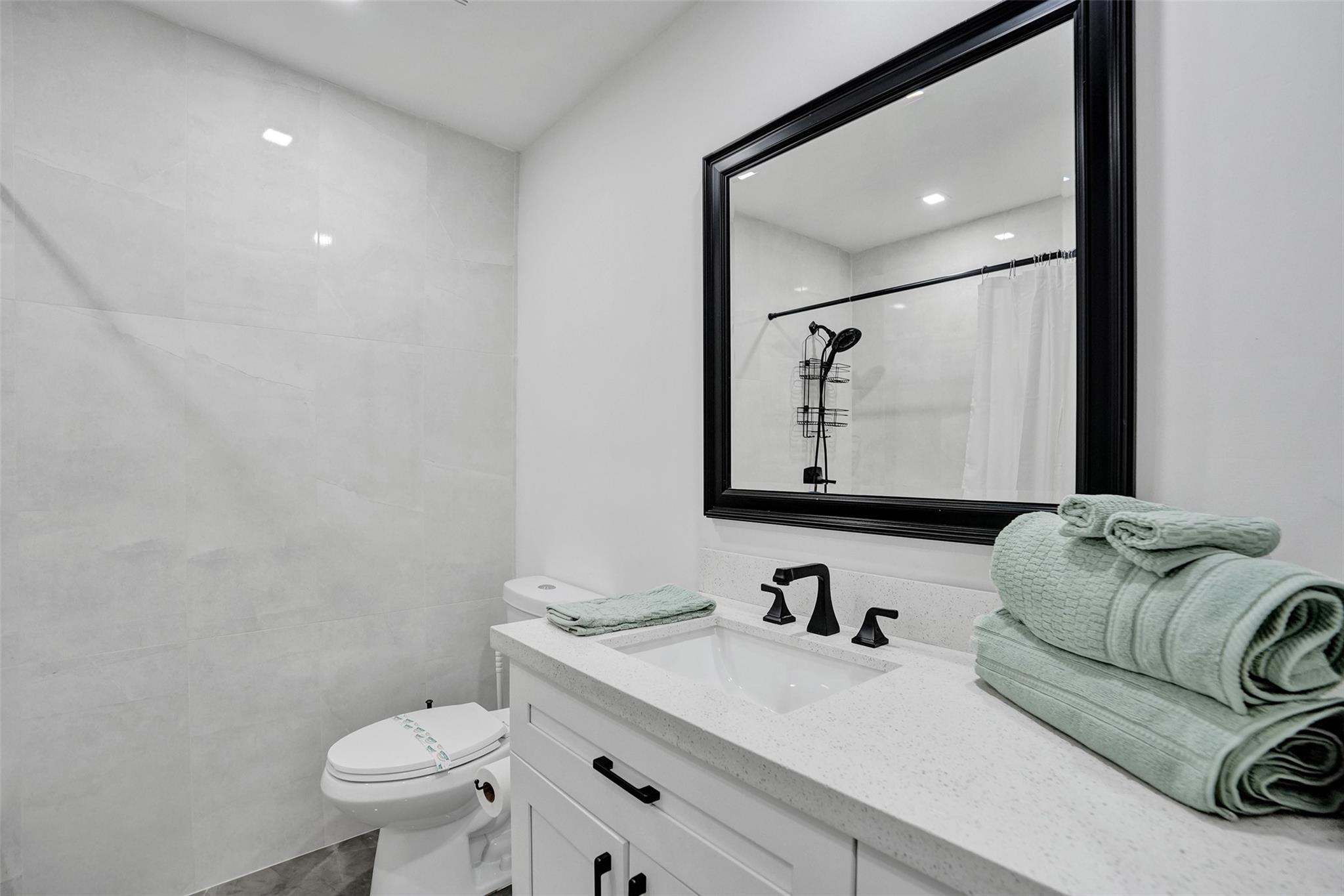 Mandarin Isle Add 69-13 B - Residential Lease