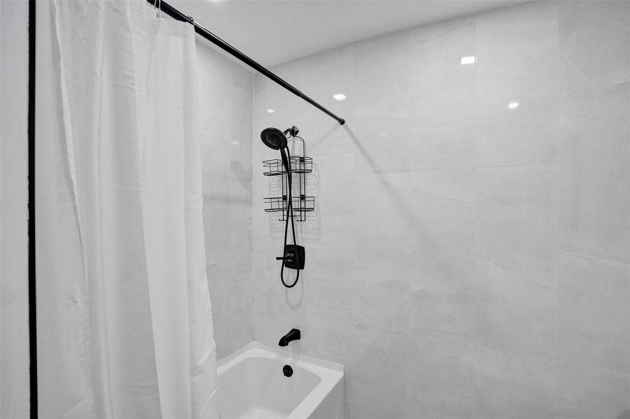 Mandarin Isle Add 69-13 B - Residential Lease