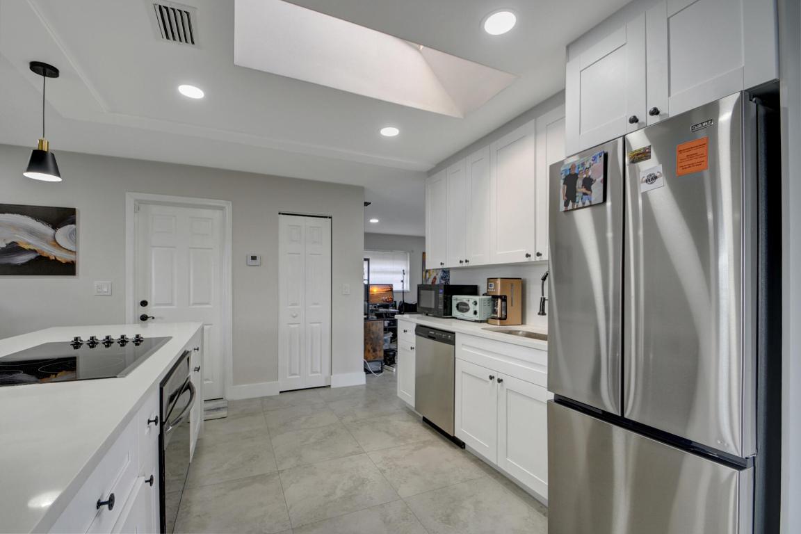 PALM BEACH LEISUREVILLE SEC 9 - Residential