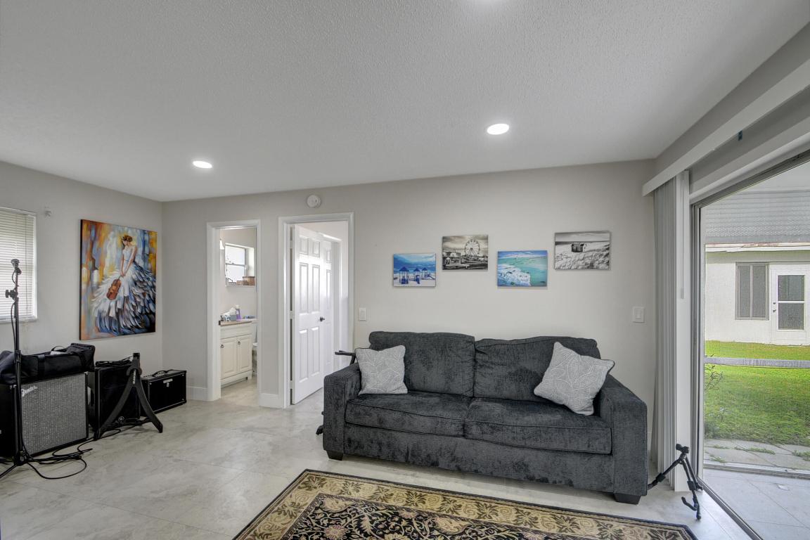 PALM BEACH LEISUREVILLE SEC 9 - Residential