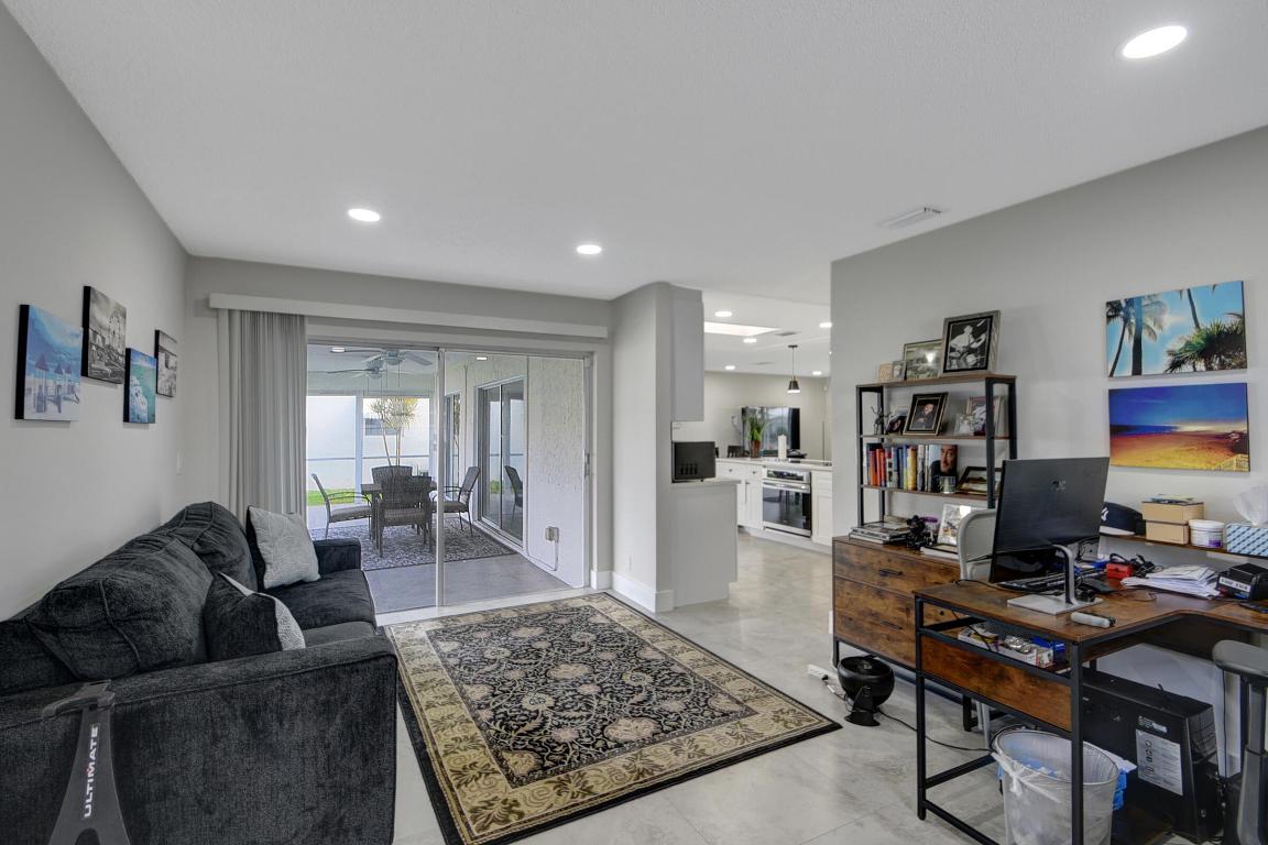 PALM BEACH LEISUREVILLE SEC 9 - Residential