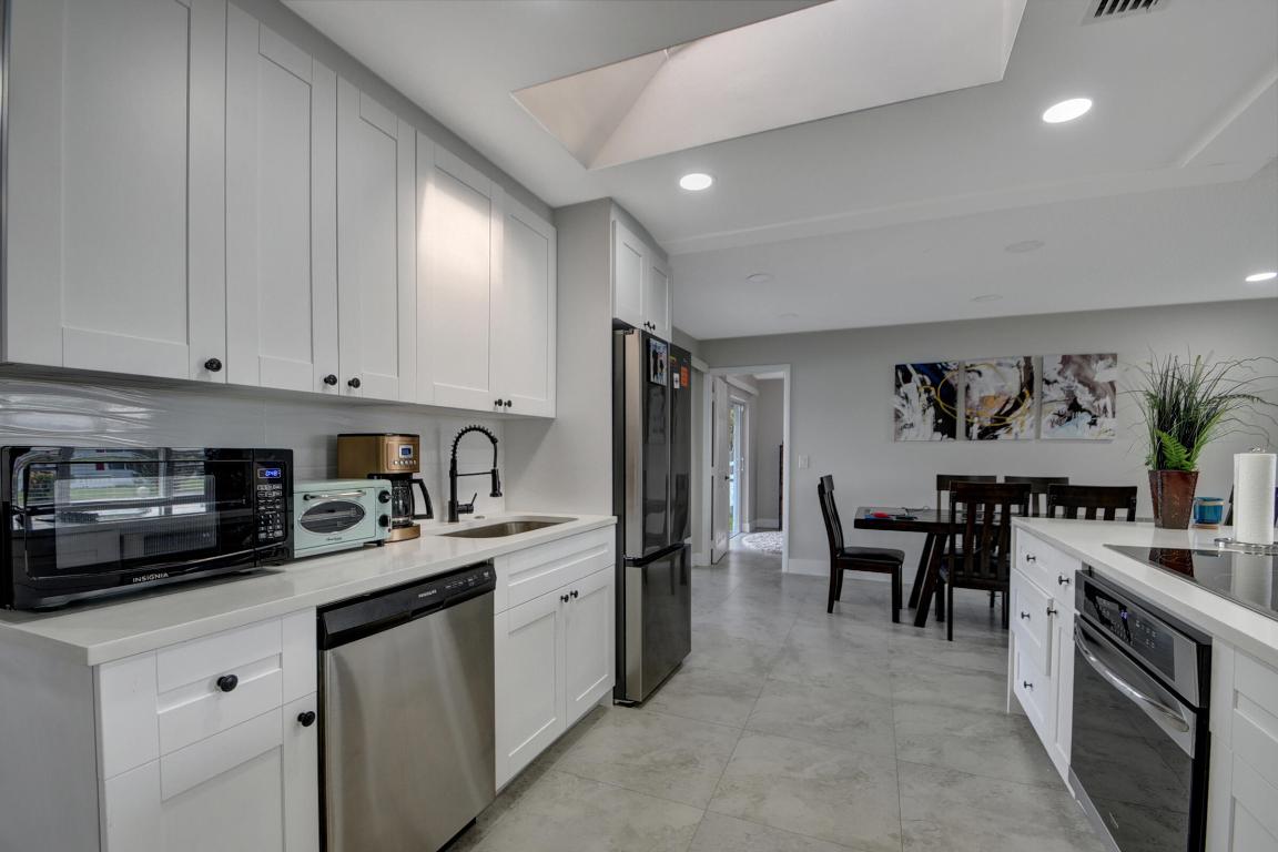 PALM BEACH LEISUREVILLE SEC 9 - Residential