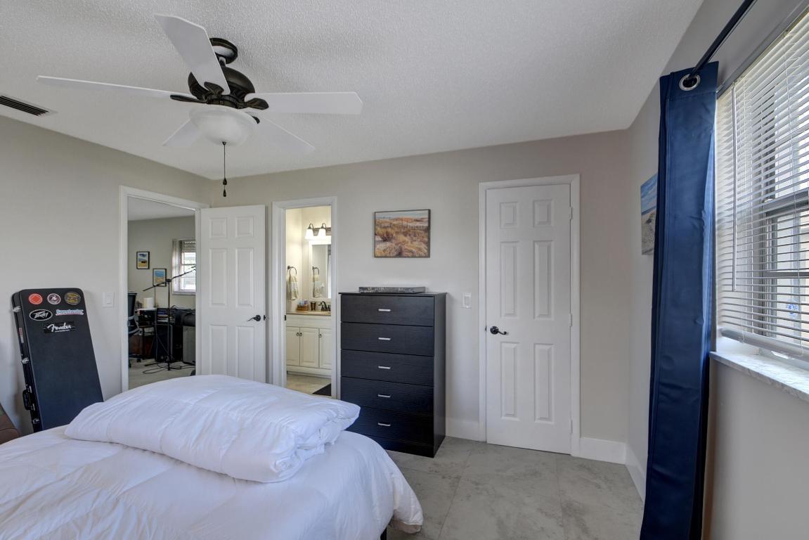 PALM BEACH LEISUREVILLE SEC 9 - Residential