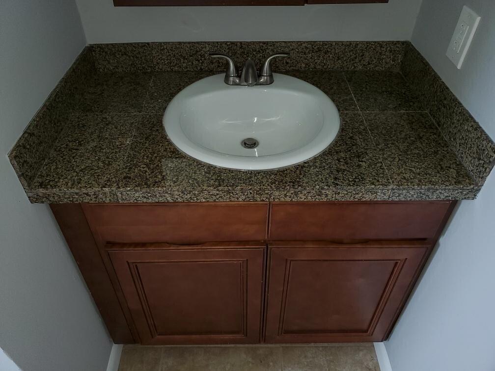 EASTRIDGE ESTATES - Residential Lease