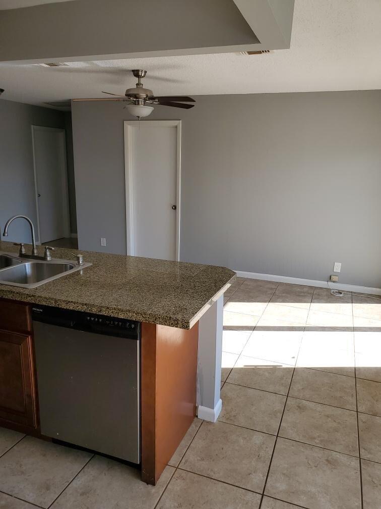 EASTRIDGE ESTATES - Residential Lease