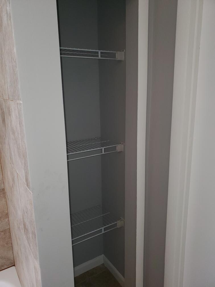 EASTRIDGE ESTATES - Residential Lease