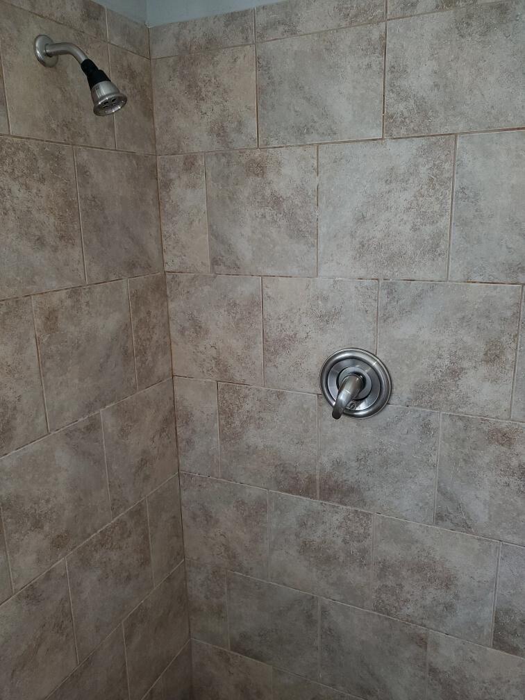 EASTRIDGE ESTATES - Residential Lease