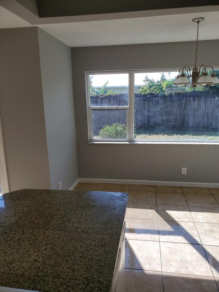 EASTRIDGE ESTATES - Residential Lease