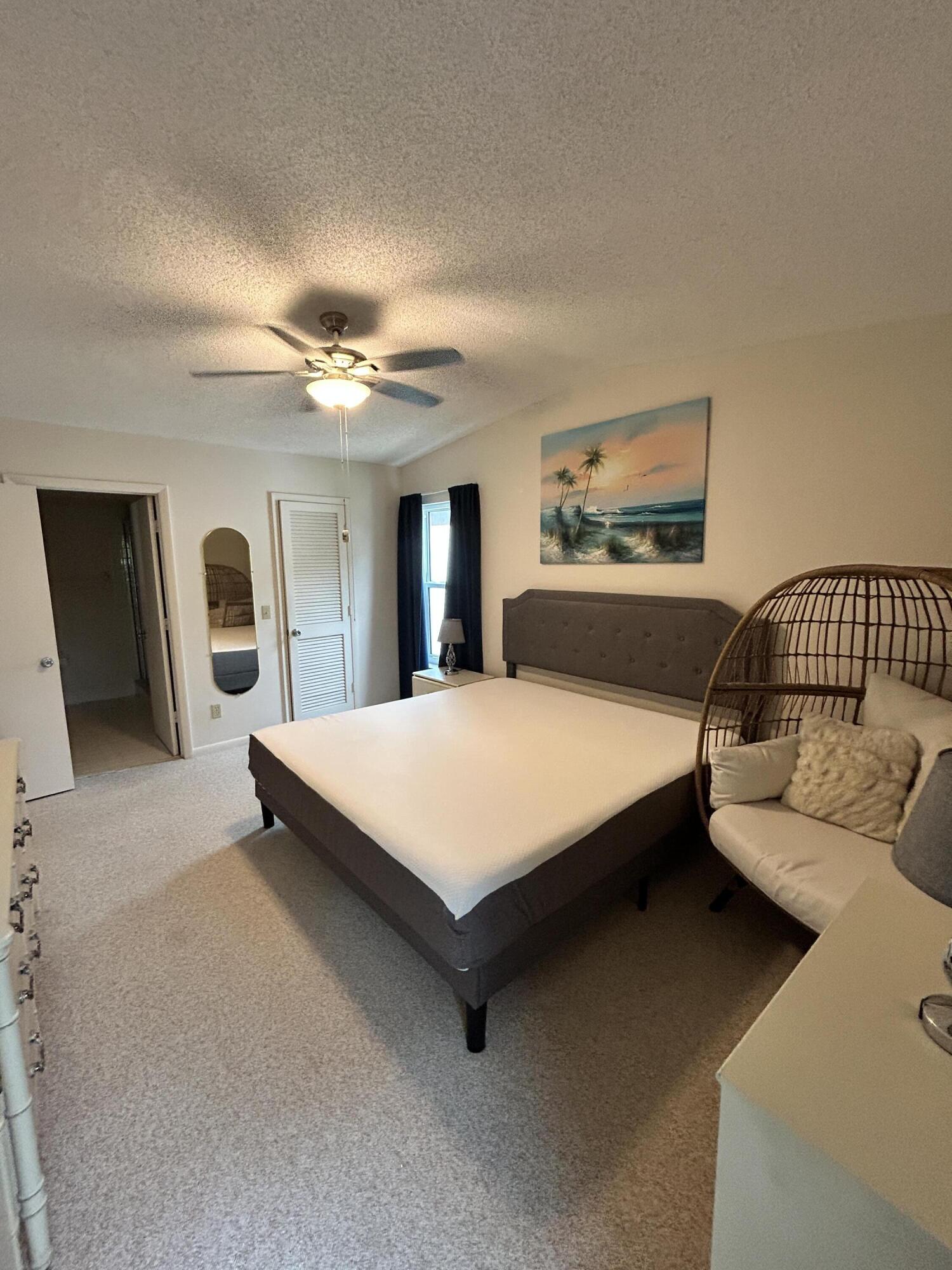 TWIN LAKES SOUTH & TOWN VILLAS CONDO - Residential