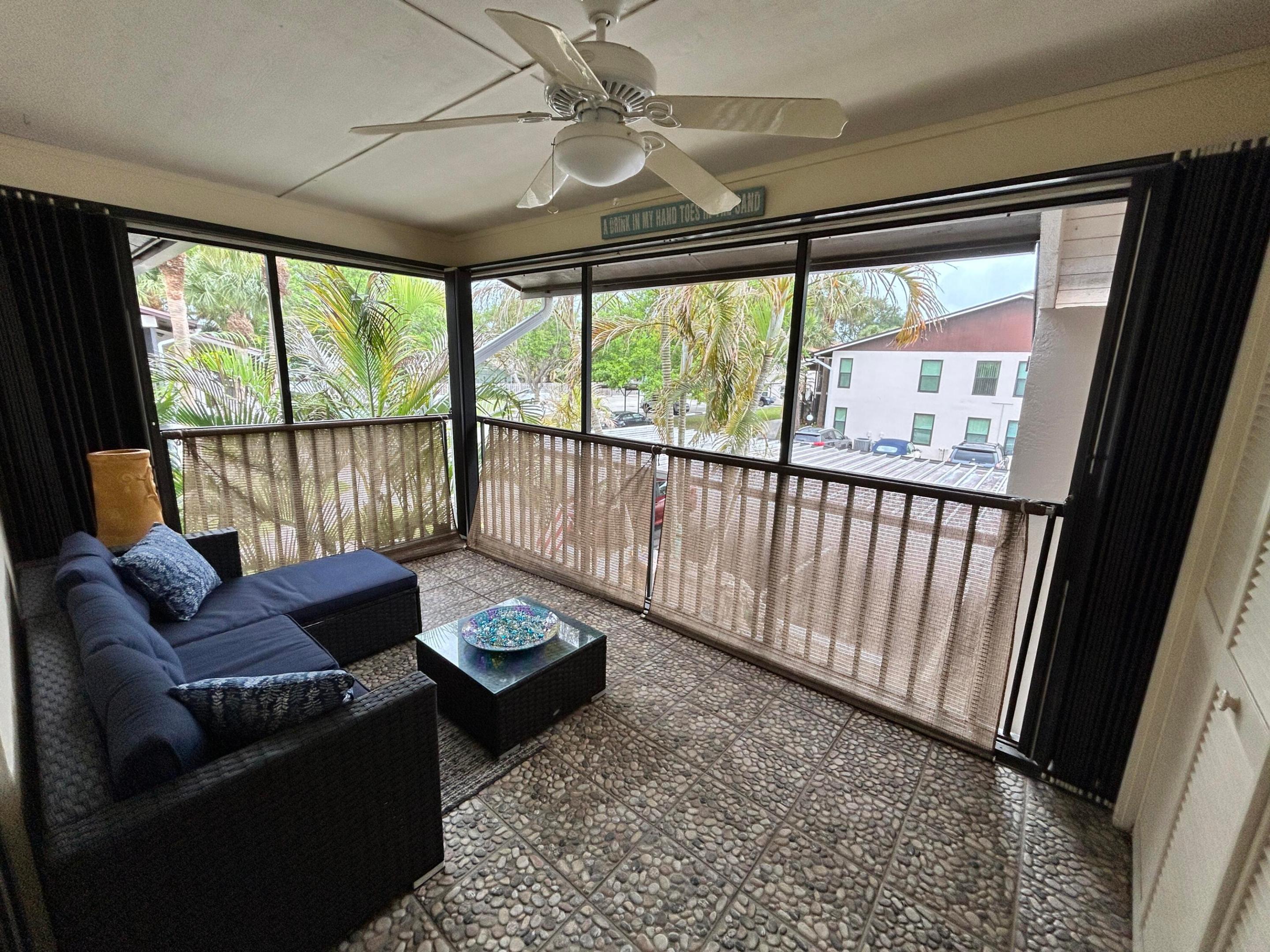 TWIN LAKES SOUTH & TOWN VILLAS CONDO - Residential