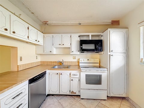 Tiny photo for 5935 Del Lago Circle #108, Sunrise, FL 33313 (MLS # F10554810)