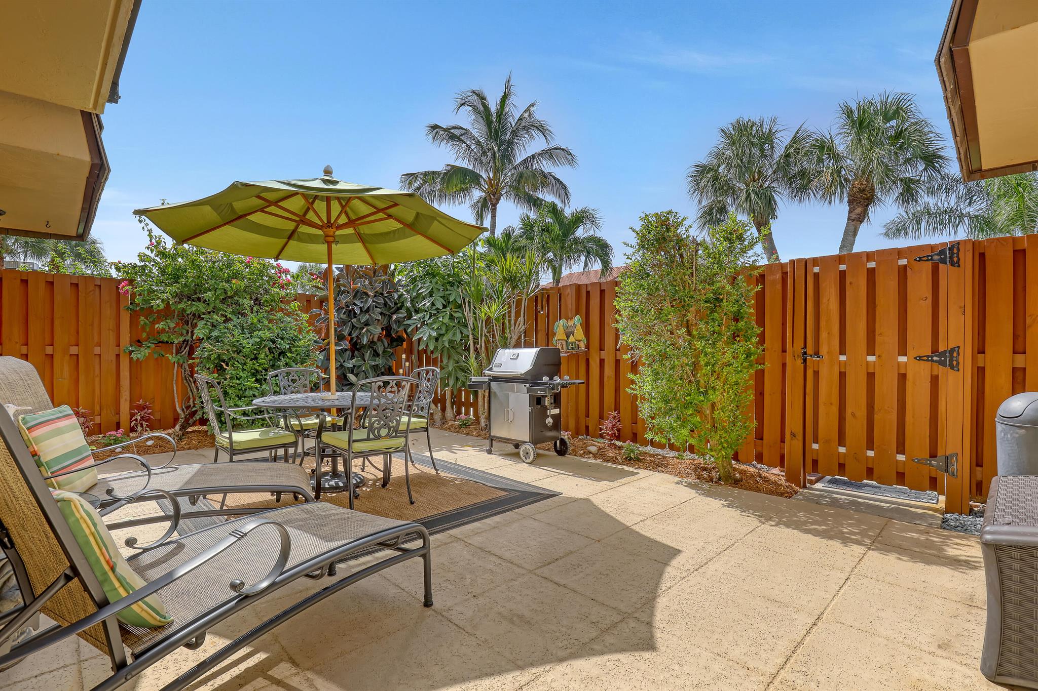Beautifully decorated, fully furnished, completely turnkey townhome in WALKING distance to the beach! Enjoy all Jupiter has to offer while staying at this 2 bedroom, 2.5 bath with private courtyard home. The community pool is just steps away too! Available for season (Jan-March) and off season (Nov-Dec) rental. Paradise is waiting for you!