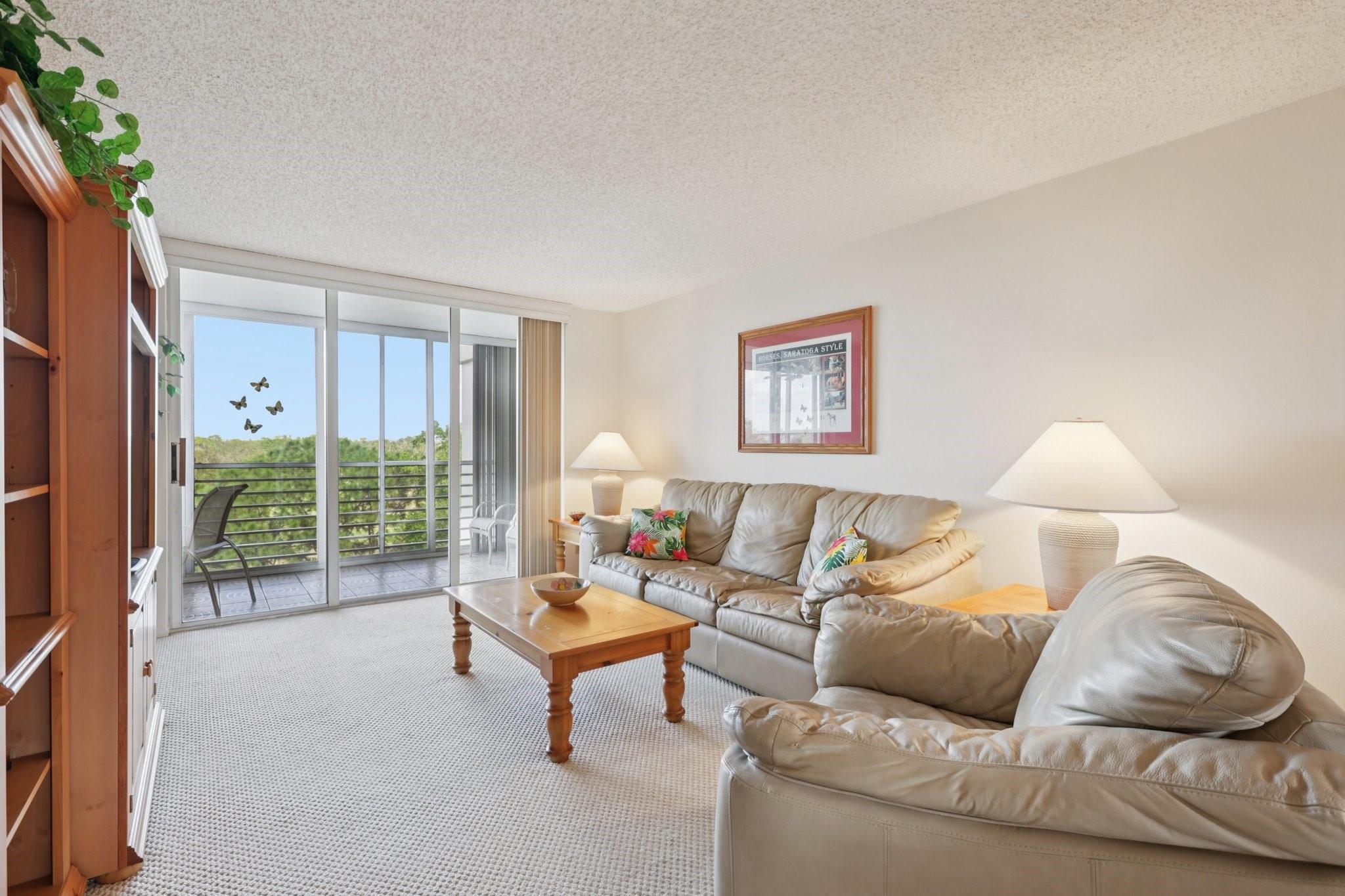 Palm-Aire Country Club - Residential