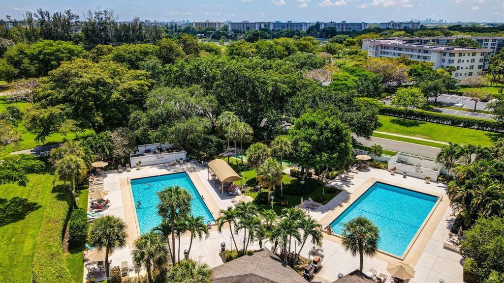 Palm-Aire Country Club - Residential