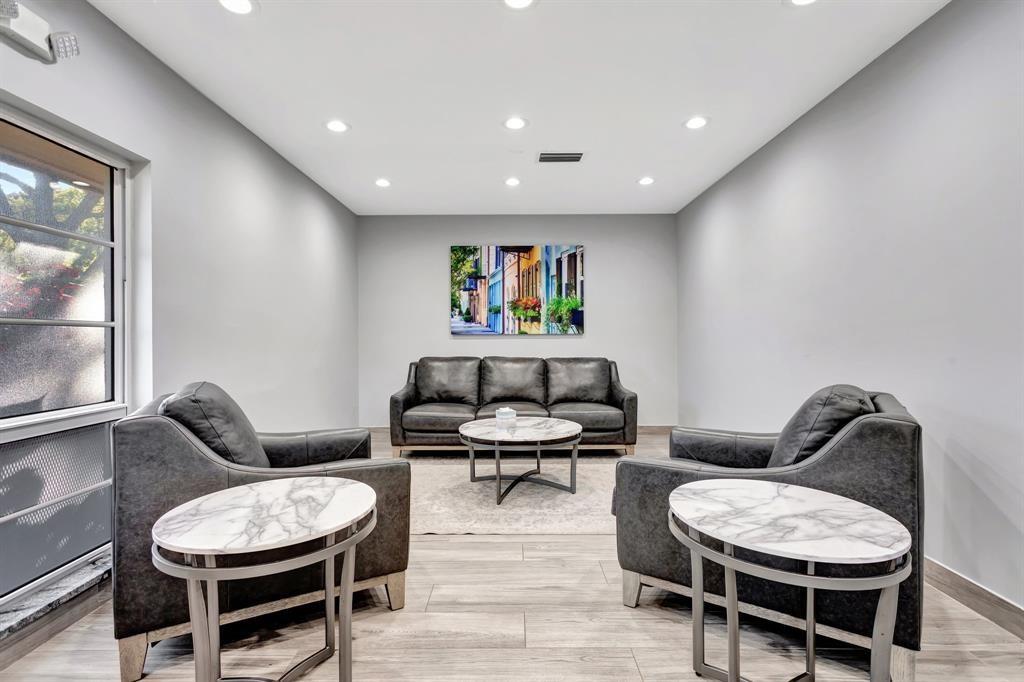 Palm-Aire Country Club - Residential