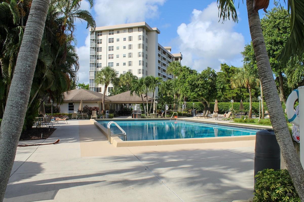 Palm-Aire Country Club - Residential