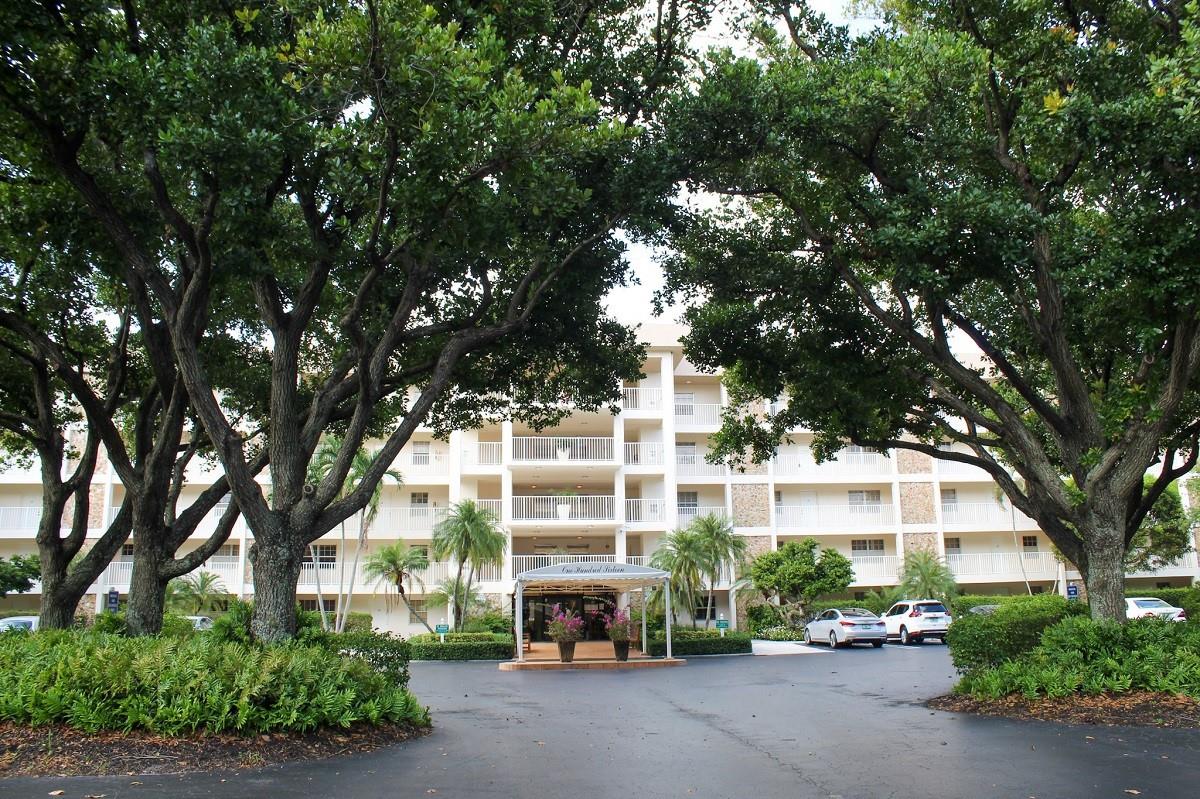 Palm-Aire Country Club - Residential