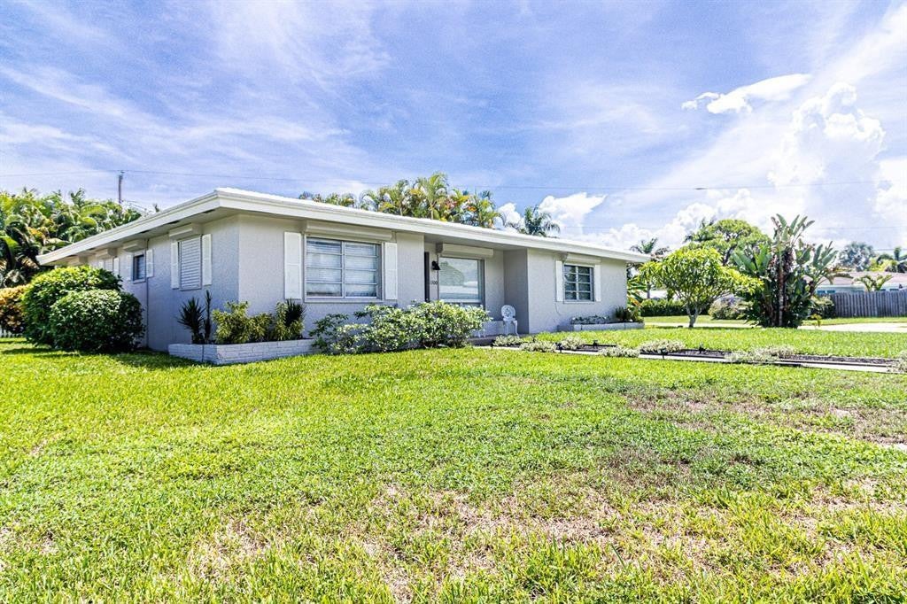 Photo of 1300 SE 7TH Court, Deerfield Beach, FL 33441 (MLS # B26079467)