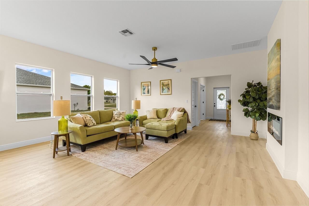 VERO LAKE ESTATES UNIT I - Residential