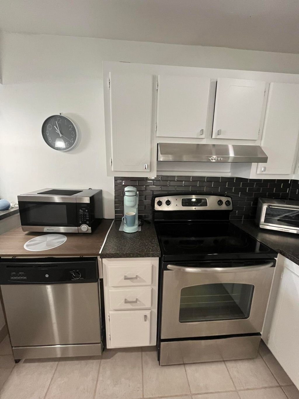 Photo of 114 Waterford E Cir #114, Delray Beach, FL 33446 (MLS # B26022246)