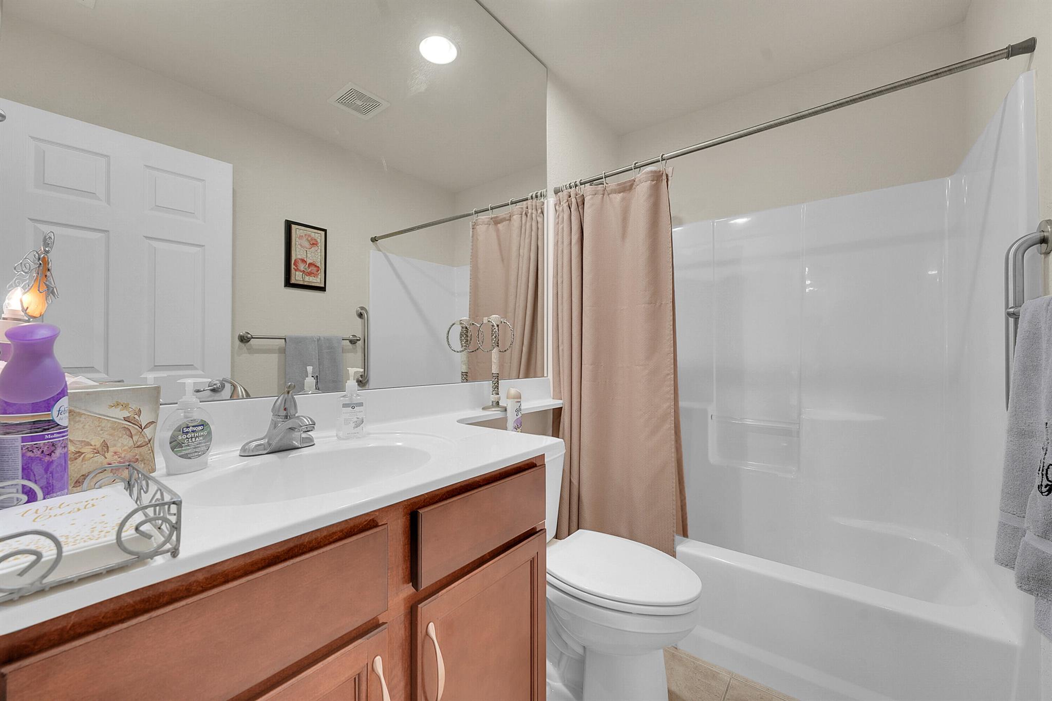 SPANISH LAKES ONE LEASEHO - Residential