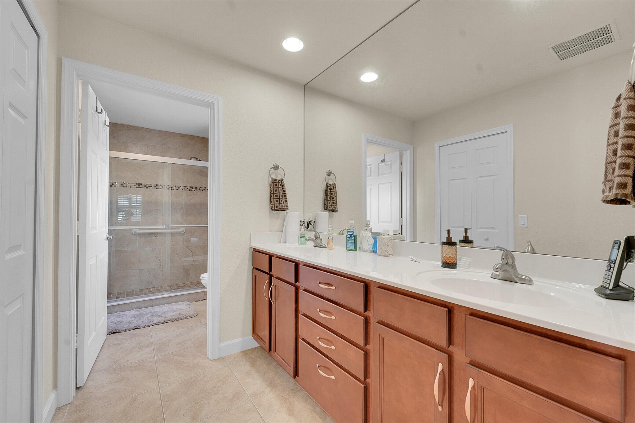 SPANISH LAKES ONE LEASEHO - Residential