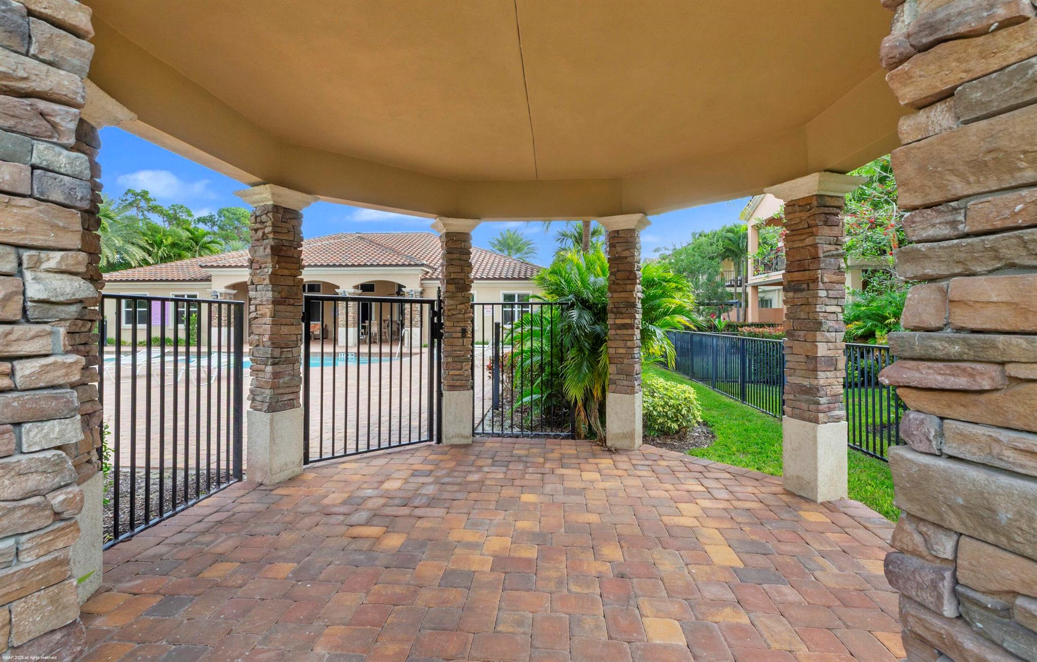 BINKS POINTE - Residential Lease