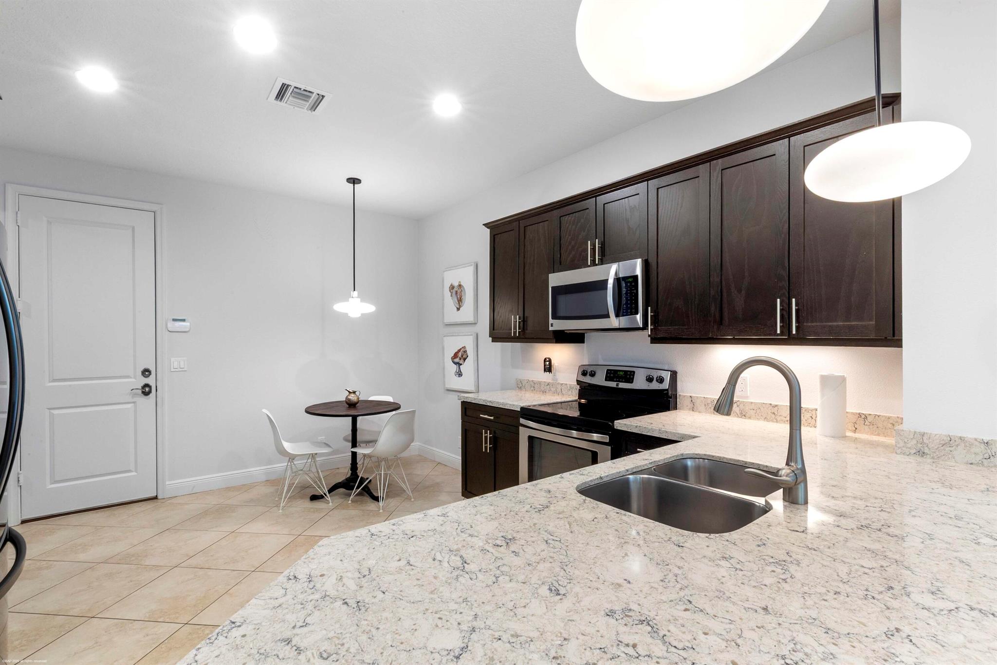 BINKS POINTE - Residential Lease