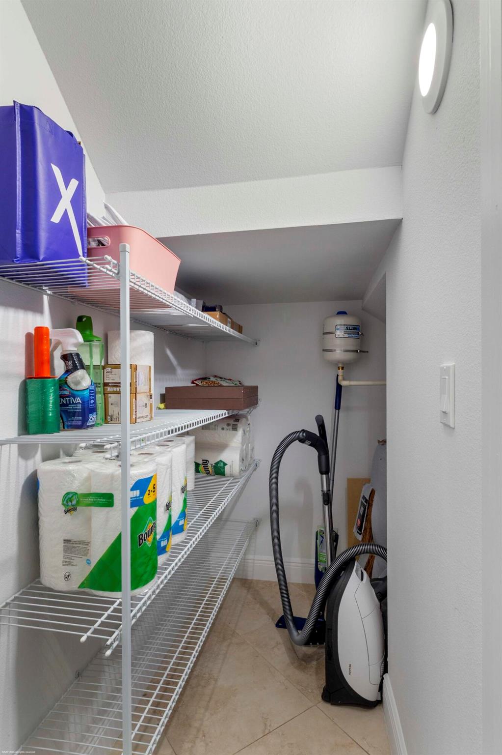 BINKS POINTE - Residential Lease