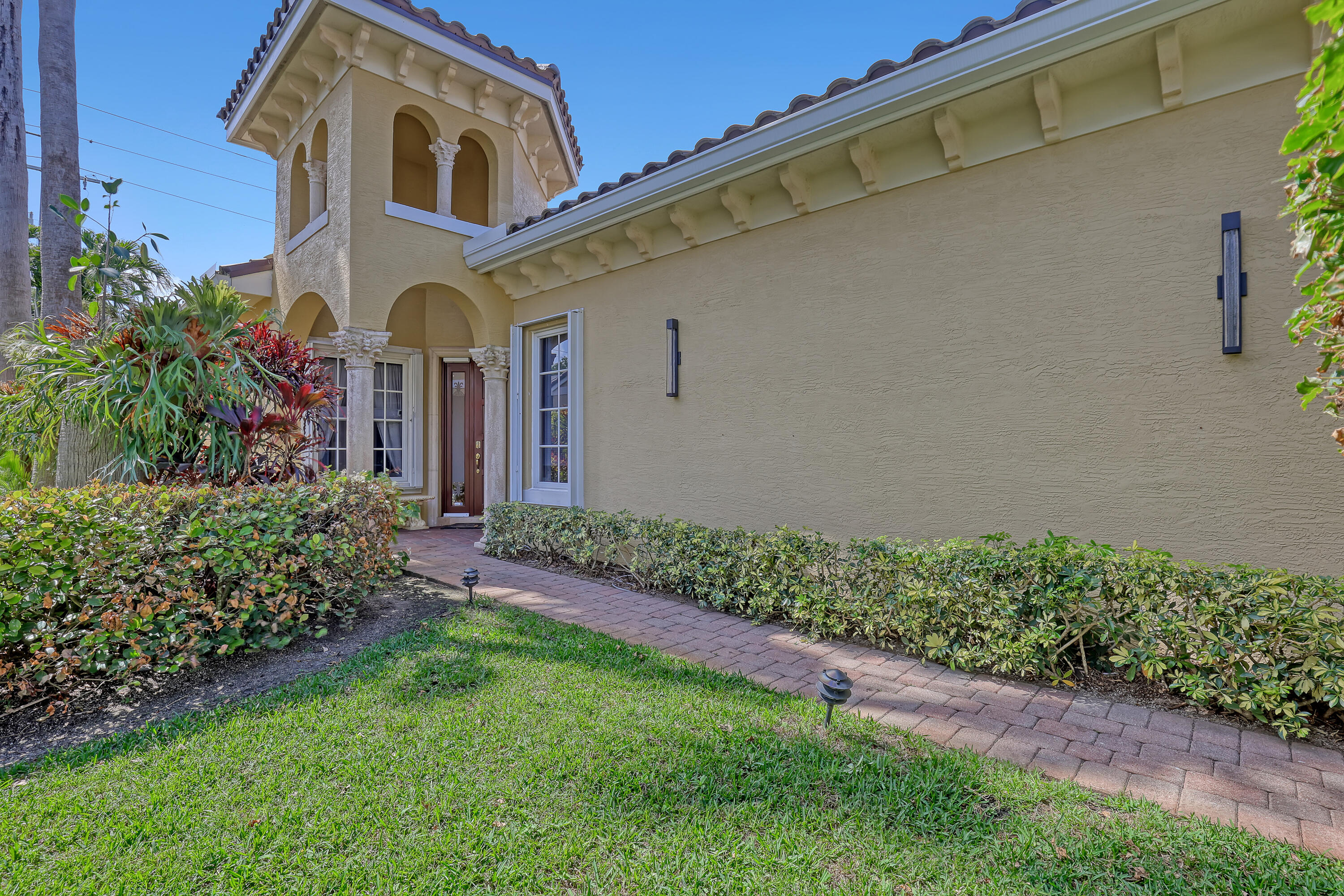 RENAISSANCE PLACE CONDO - Residential