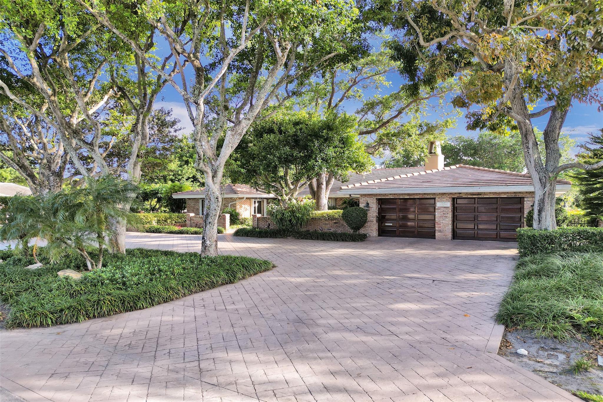 CORAL RIDGE COUNTRY CLUB - Residential