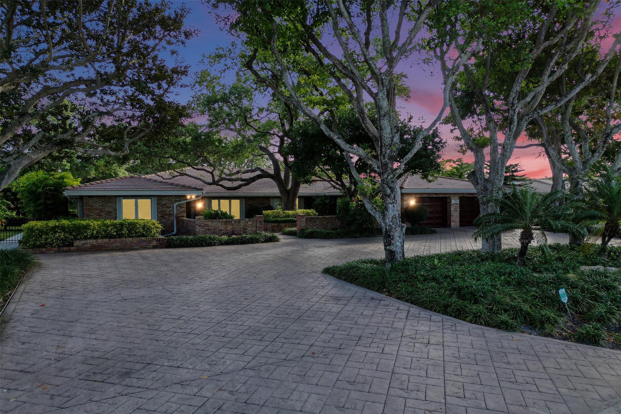 CORAL RIDGE COUNTRY CLUB - Residential