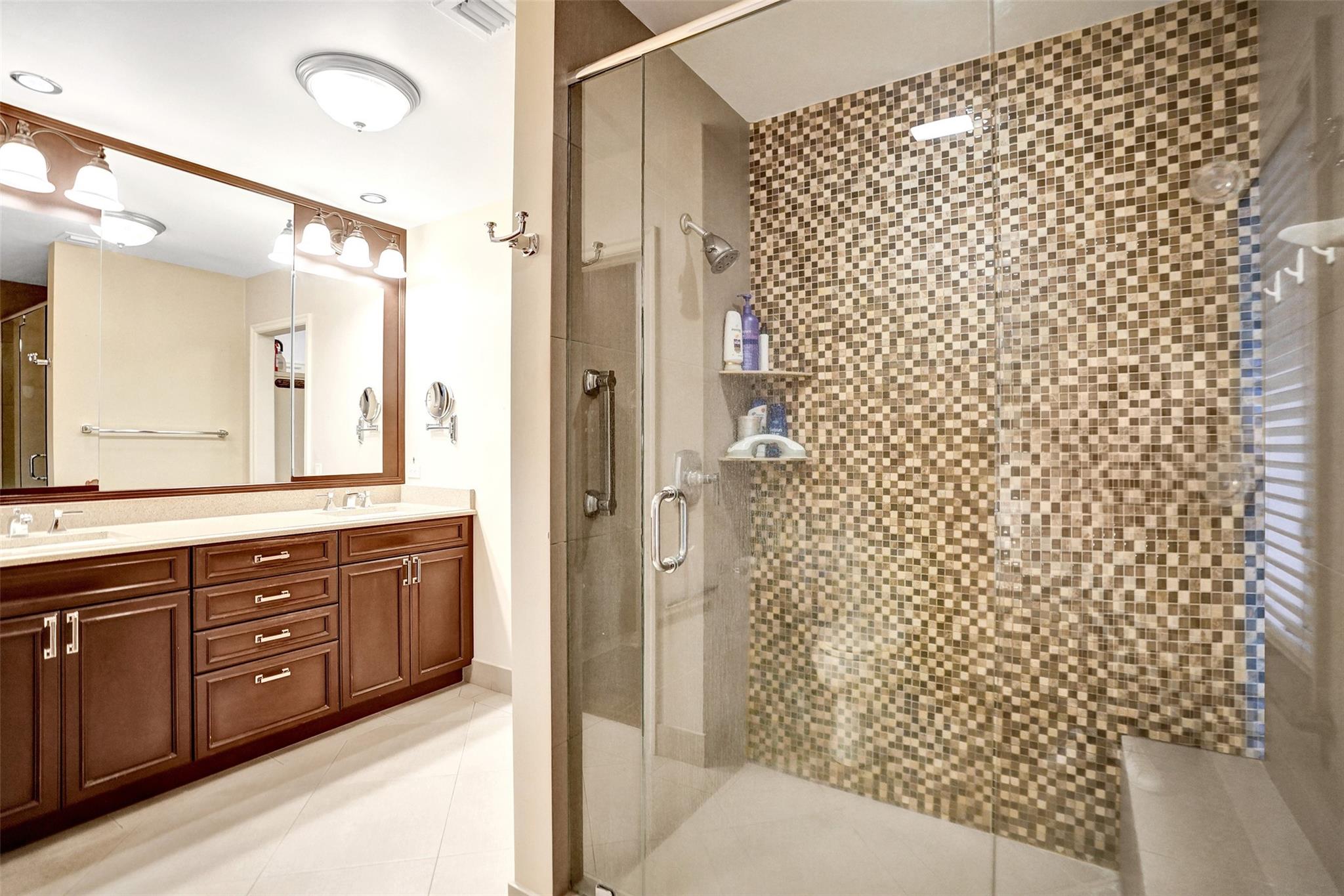 CORAL RIDGE COUNTRY CLUB - Residential