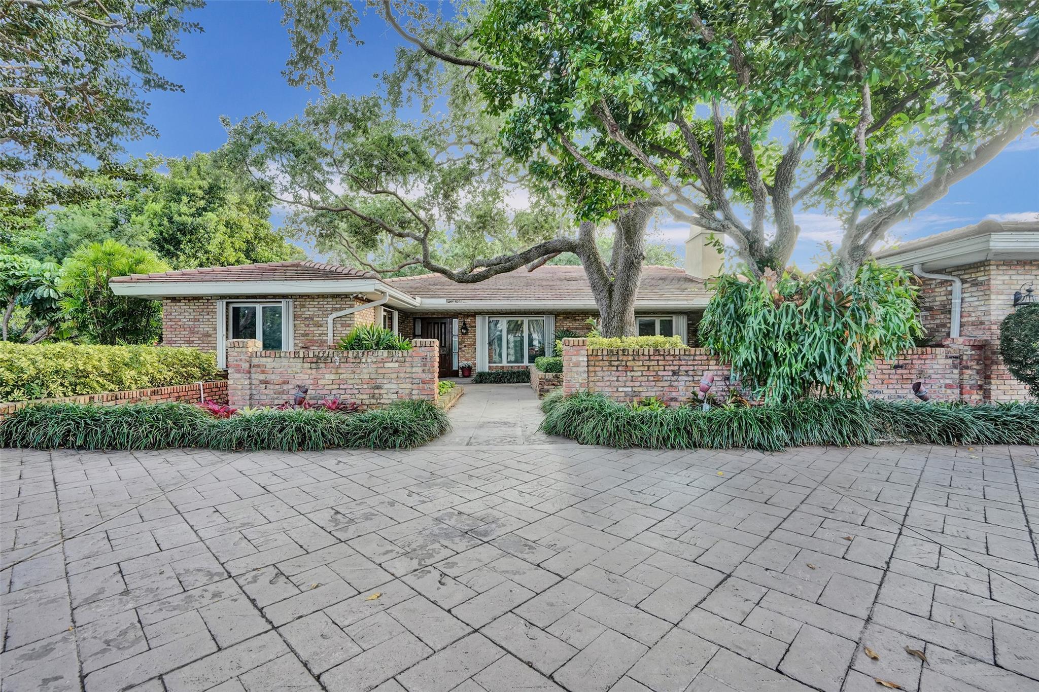 CORAL RIDGE COUNTRY CLUB - Residential