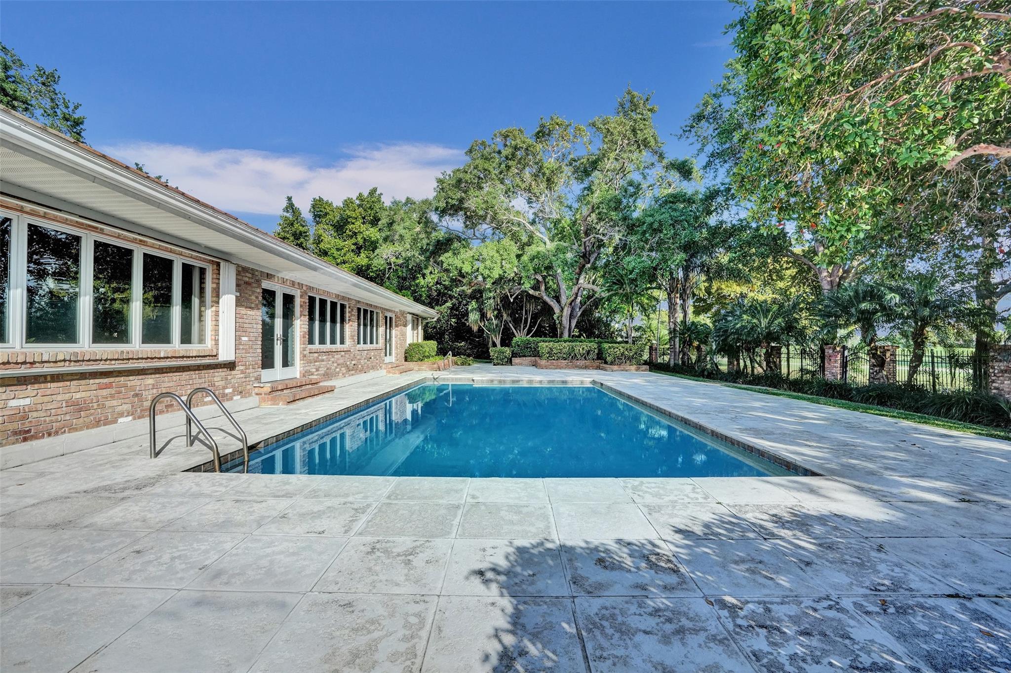 CORAL RIDGE COUNTRY CLUB - Residential