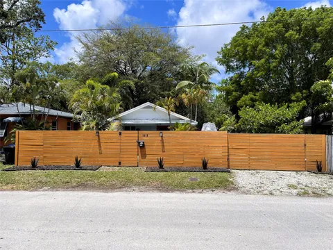 1015 SW 15th Ter, Fort Lauderdale, FL MLS: F10502878